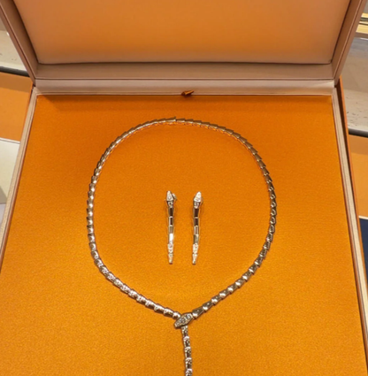 [⭐Corinne]NEW！SERPENT DIAMOND NECKLACE