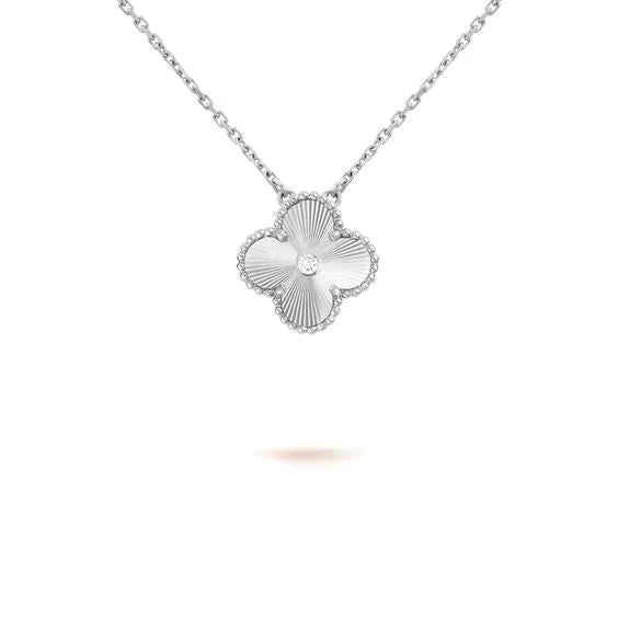 [⭐Corinne]CLOVER  15MM DIAMOND LASER NECKLACE SILVER