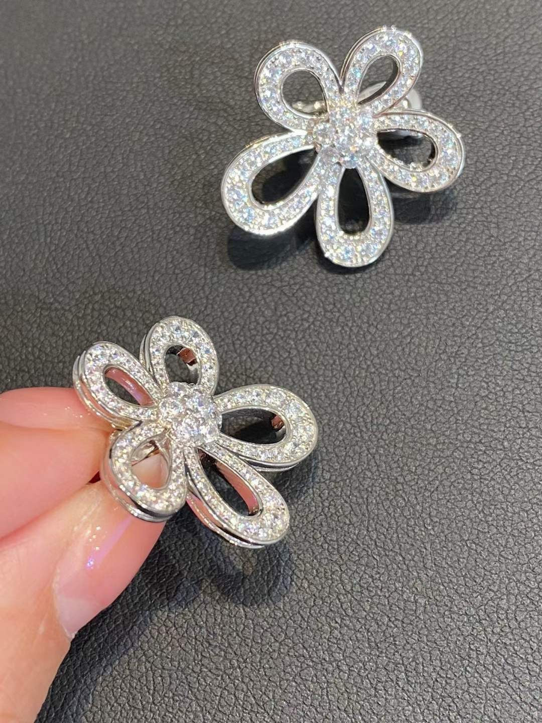 [⭐Corinne]FLOWERLACE EARRINGS FULL DIAMONDS