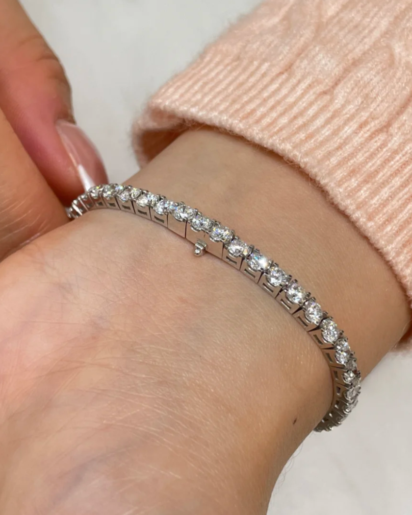 [⭐Corinne]  CLASSIC BASEBALL BRACELAT, 52 DIAMOND