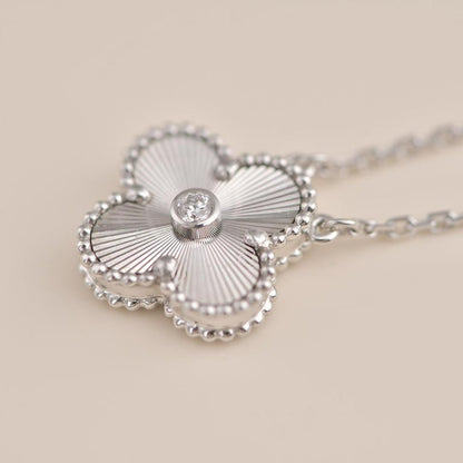 [⭐Corinne]CLOVER  15MM DIAMOND LASER NECKLACE SILVER