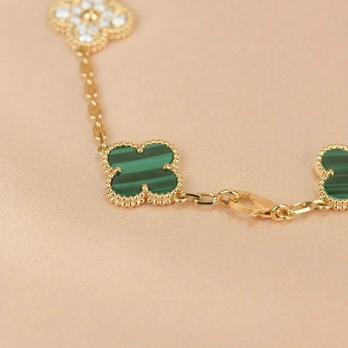 [⭐Corinne] CLOVER 5 MOTIF MALACHITE BRACELET COLLECTION