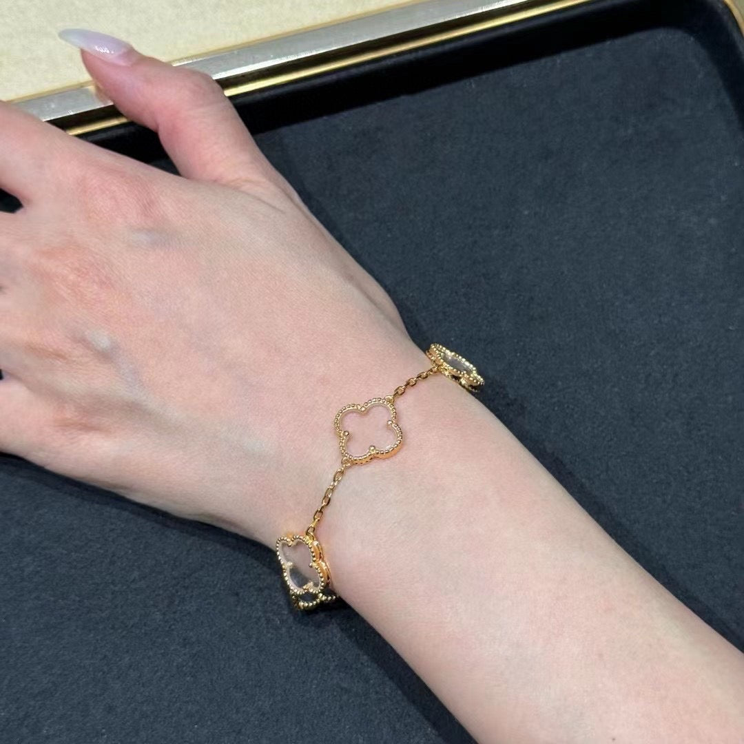 [⭐Corinne]CLOVER 5 MOTIF ROCK CRYSTAL BRACELET