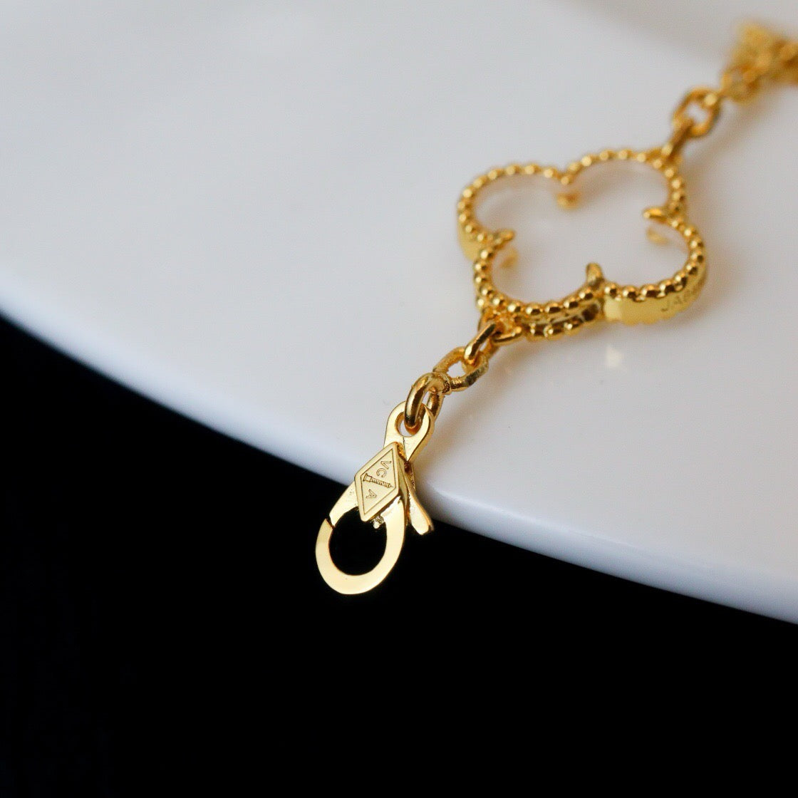 [⭐Corinne]CLOVER 5 MOTIF ROCK CRYSTAL BRACELET