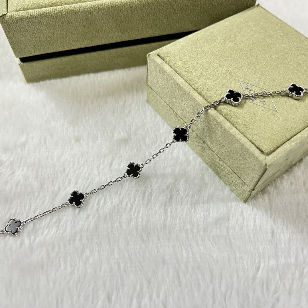 [⭐Corinne]CLOVER 6 MOTIF  ONYXS BRACELET
