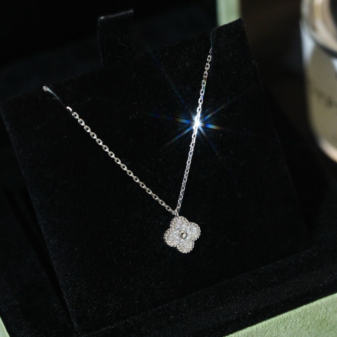 [⭐Corinne]CLOVER MINI 9.5MM PENDANT DIAMOND NECKLACE