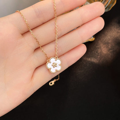 [⭐Corinne]LUCKY  WHITE MOP  PLUM BLOSSOM NECKLACE