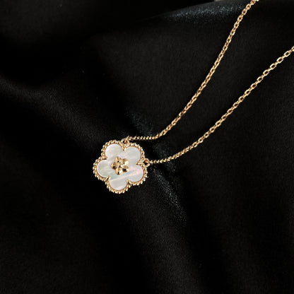 [⭐Corinne]LUCKY  WHITE MOP  PLUM BLOSSOM NECKLACE