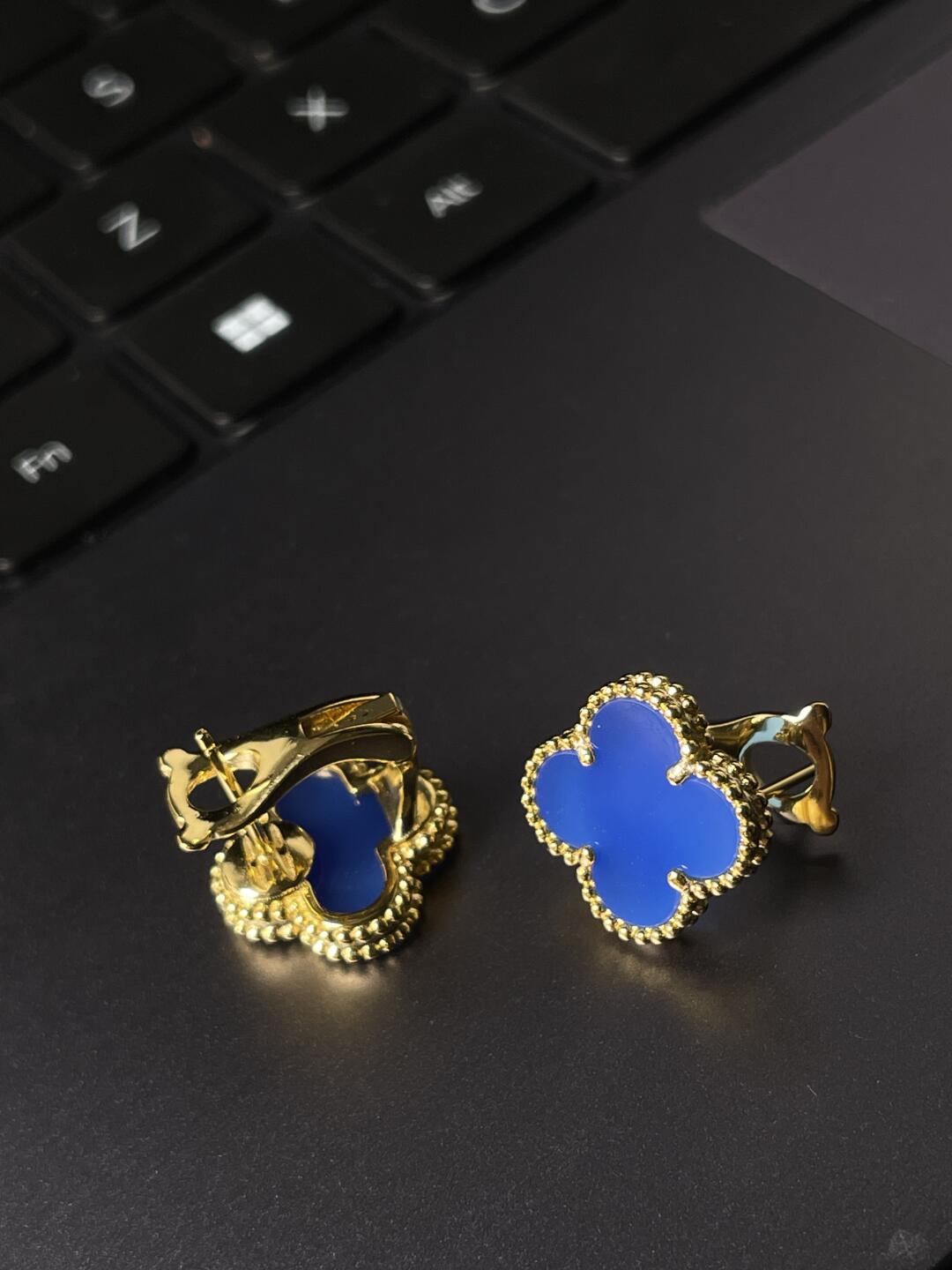 [⭐Corinne] CLOVER LARGE (20mm) 1 MOTIFS BLUE MOP STUD EARRINGS