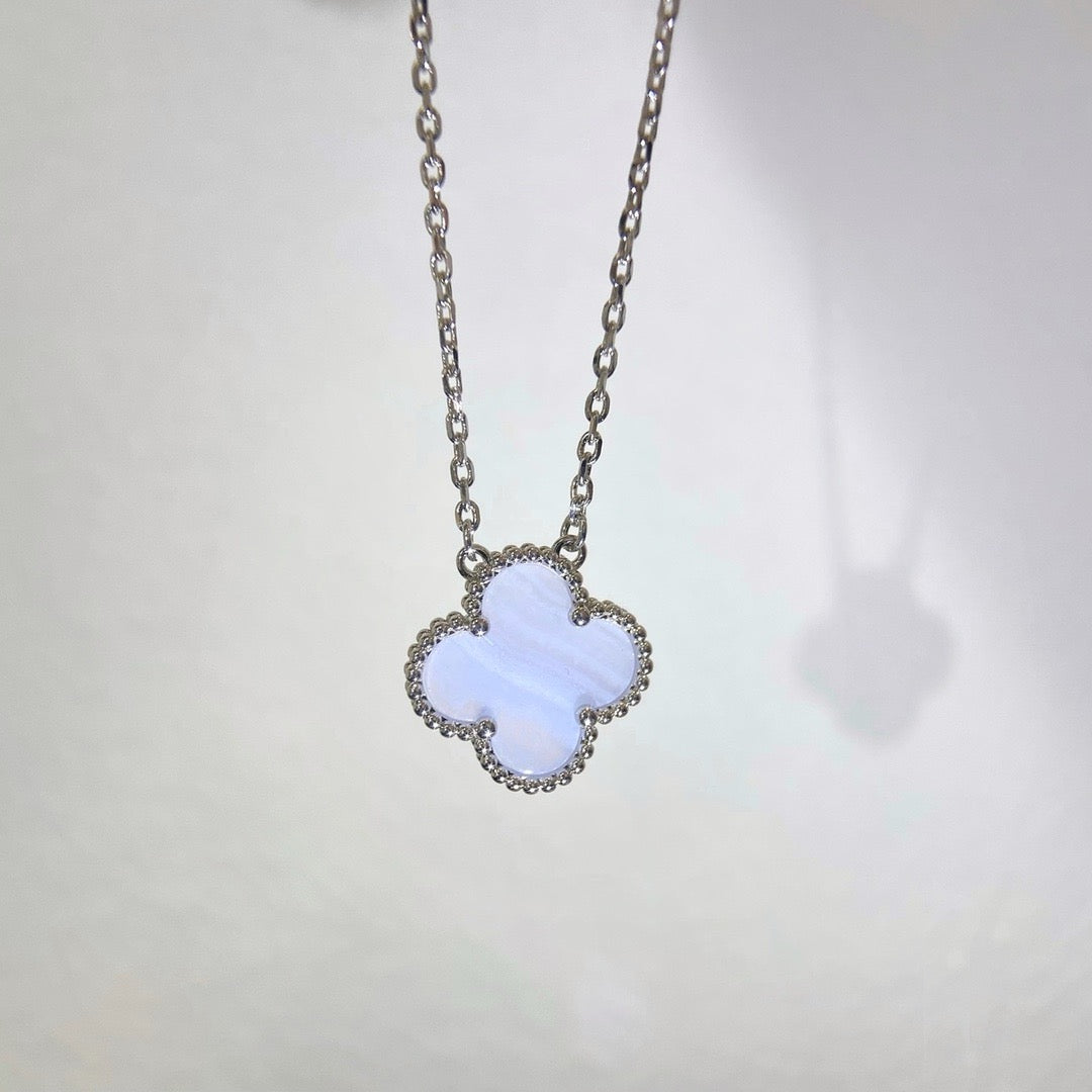 [⭐Corinne]CLOVER 15MM BLUE CHALCEDONY NECKLACE SILVER