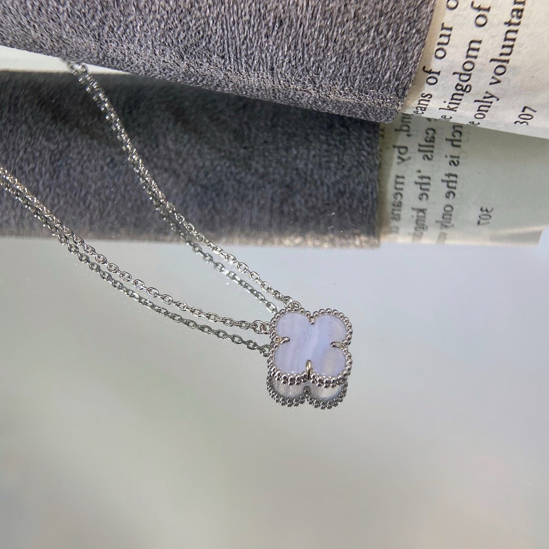 [⭐Corinne]CLOVER 15MM BLUE CHALCEDONY NECKLACE SILVER