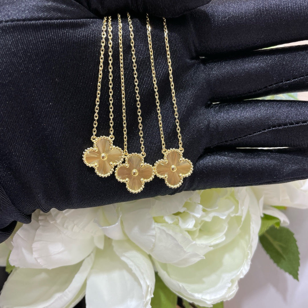 [⭐Corinne]CLOVER 15MM LASER NECKLACE