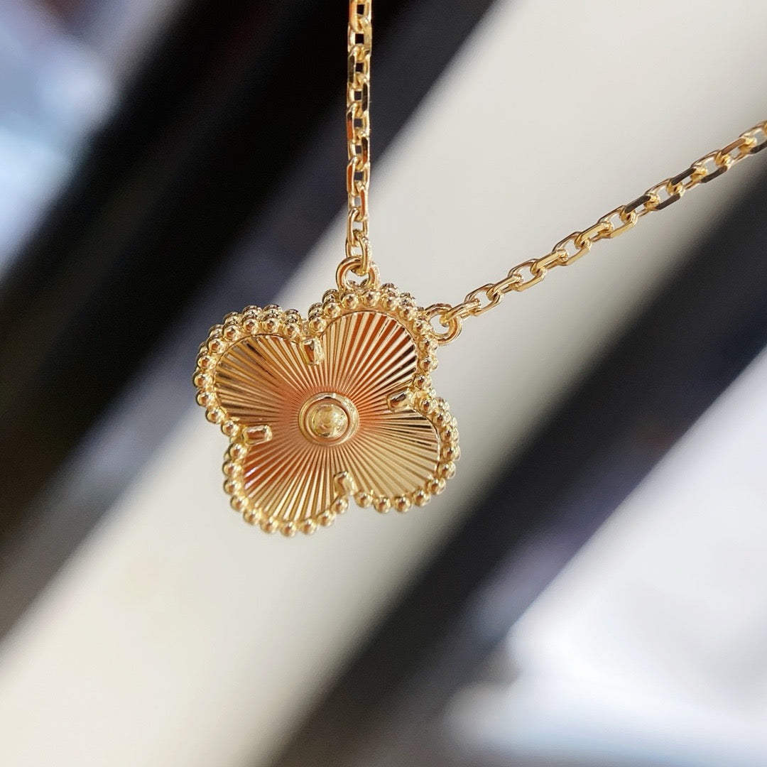 [⭐Corinne]CLOVER 15MM LASER NECKLACE