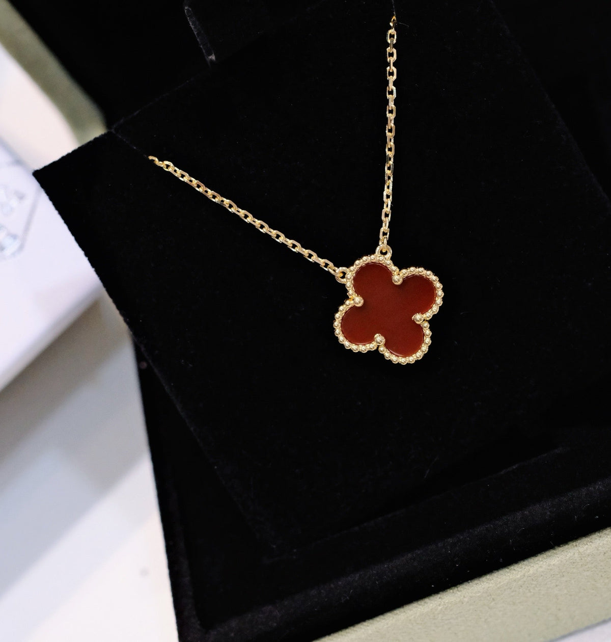 [⭐Corinne]CLOVER 15MM CARNELIAN SINGLE FLOWER NECKLACE