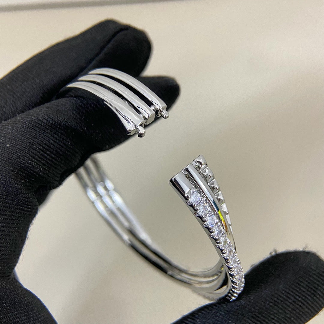 [⭐Corinne]ETINCELLE HALF-PAVED DIAMOND BRACELET