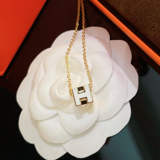 [⭐Corinne]H WHITE SQUARE GOLD NECKLACE