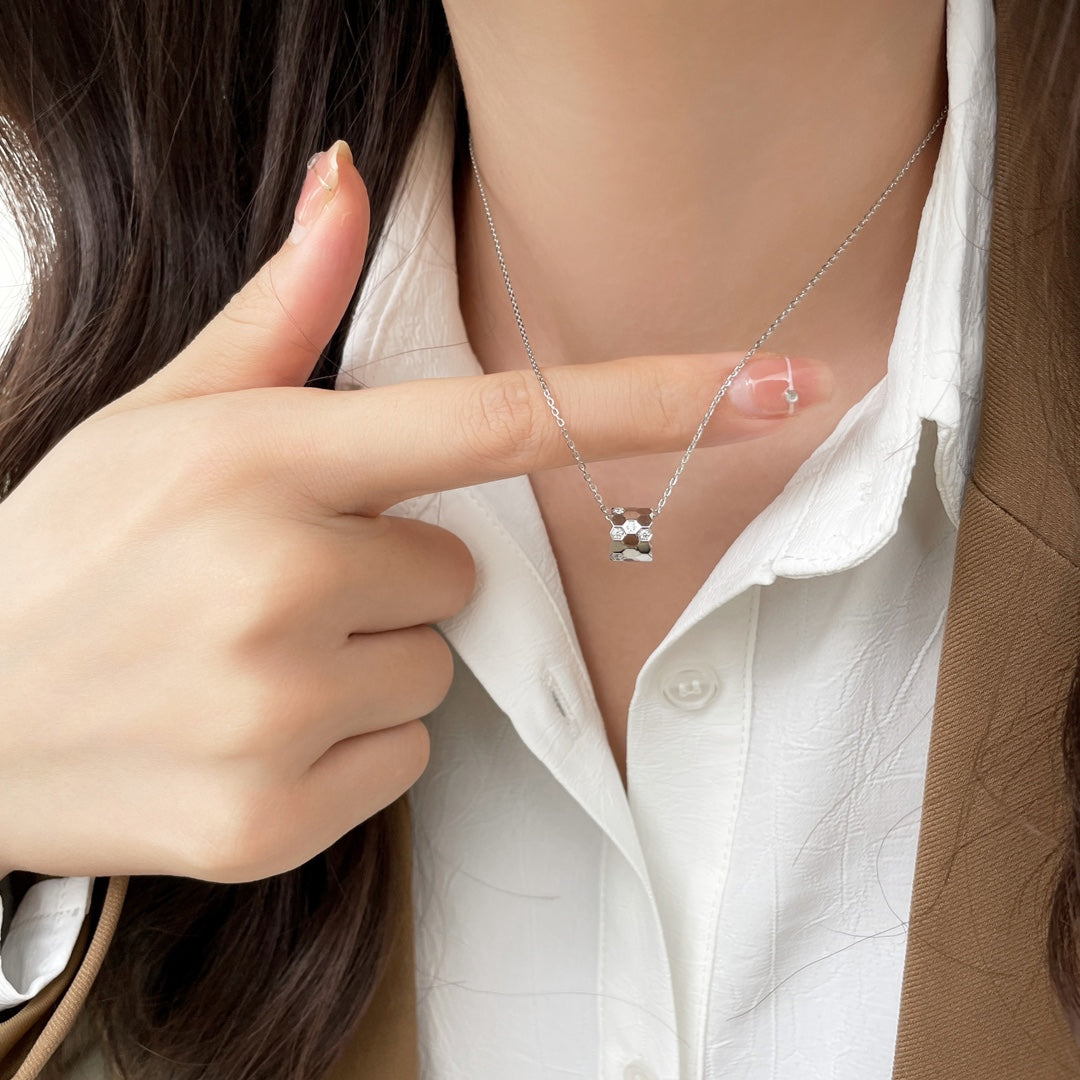 [⭐Corinne]BEE MINI PEDANT DIAMOND NECKLACE