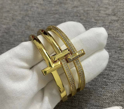 [Corinne]T1 WIDE HINGED BANGLE BRACELET