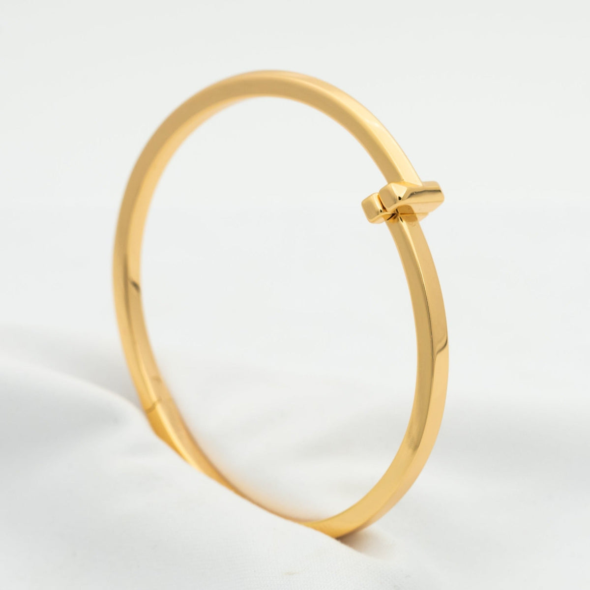 [Corinne]NARROW HINGED BANGLE