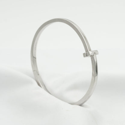 [Corinne]NARROW HINGED BANGLE
