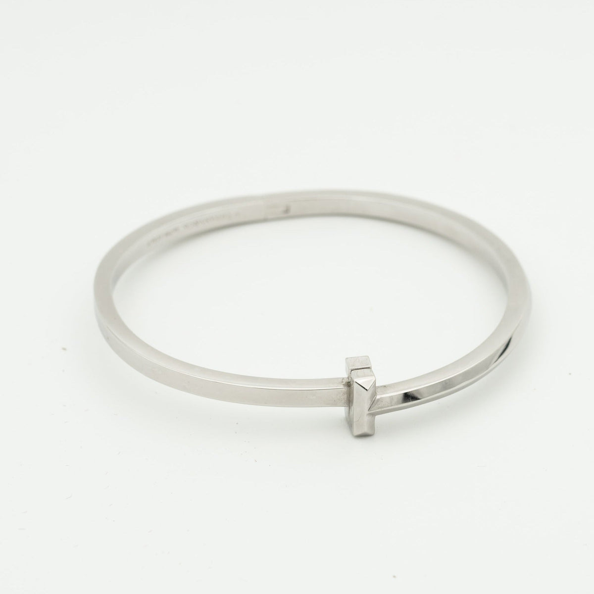 [Corinne]NARROW HINGED BANGLE