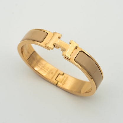 [⭐Corinne]H GREY BRACELET