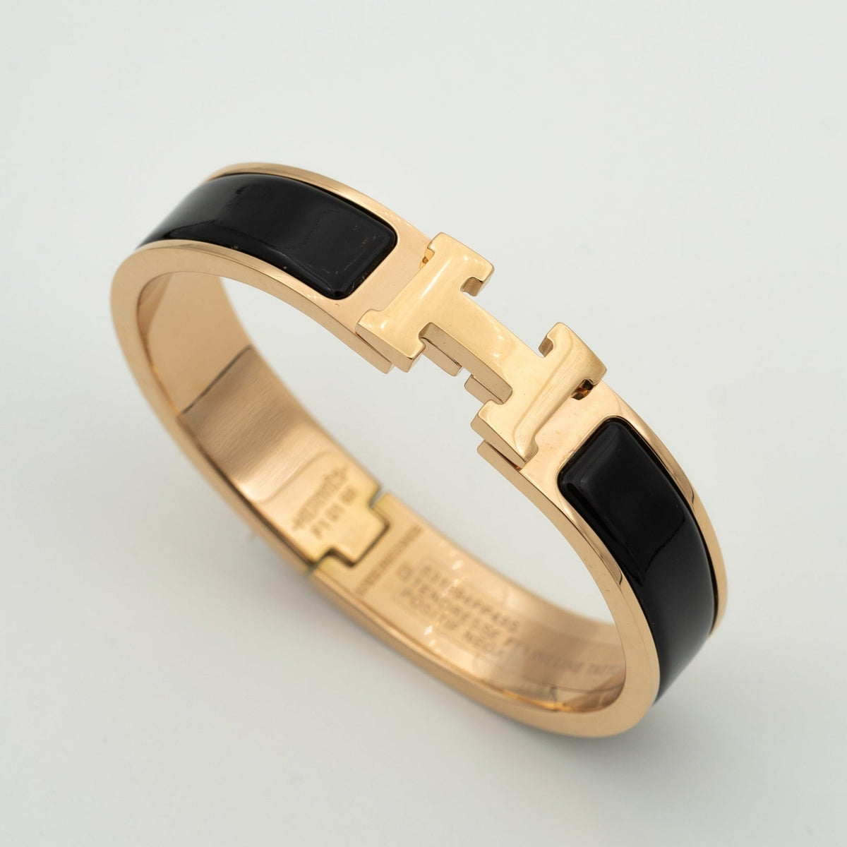 [⭐Corinne]H BLACK BRACELET