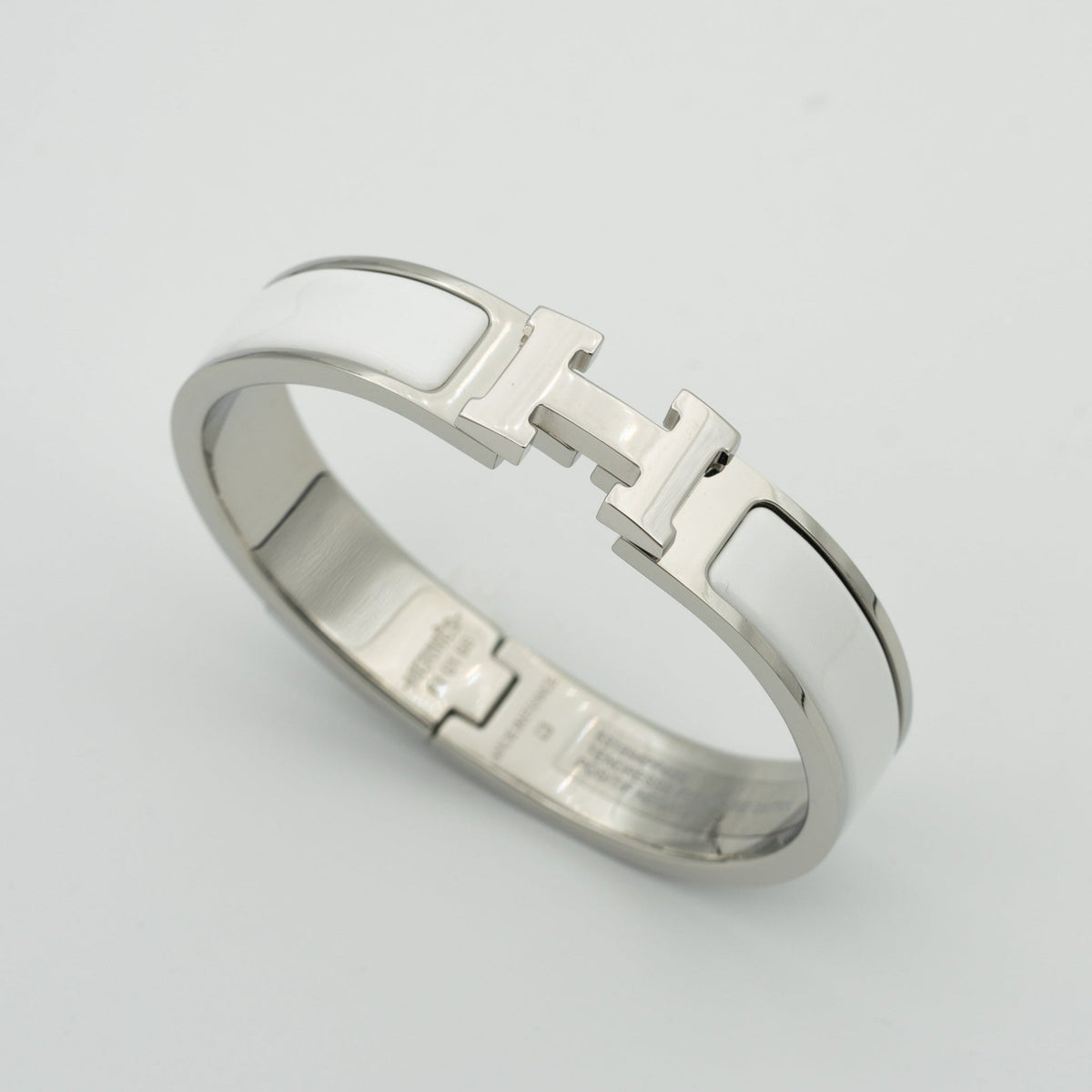 [⭐Corinne]H WHITE BRACELET