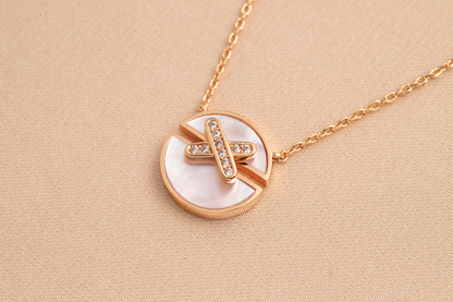 [⭐Corinne]JEUX DE PINK GOLD DIAMOND NECKLACE