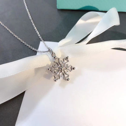 [Corinne]STERLING SILVER SNOWFLAKE PENDANT NECKLACE