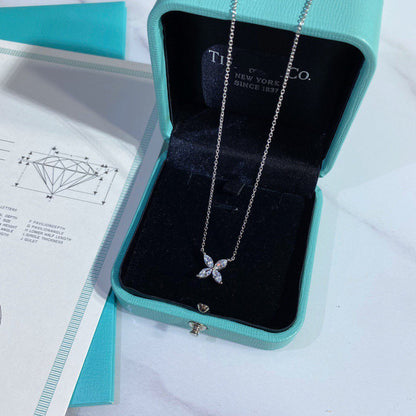 [Corinne]PLATINUM AND DIAMOND VICTORIA PENDANT NECKLACE