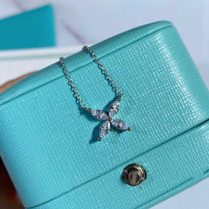 [Corinne]PLATINUM AND DIAMOND VICTORIA PENDANT NECKLACE