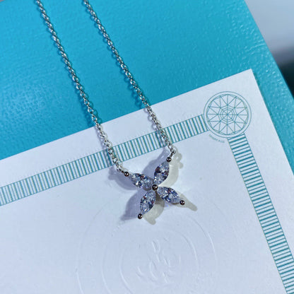 [Corinne]PLATINUM AND DIAMOND VICTORIA PENDANT NECKLACE