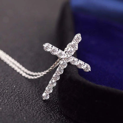 [Corinne]MOISSANITE STONE CROSS PENDANT NECKLACE SIMULATED DIAMOND CROSS CHOKER