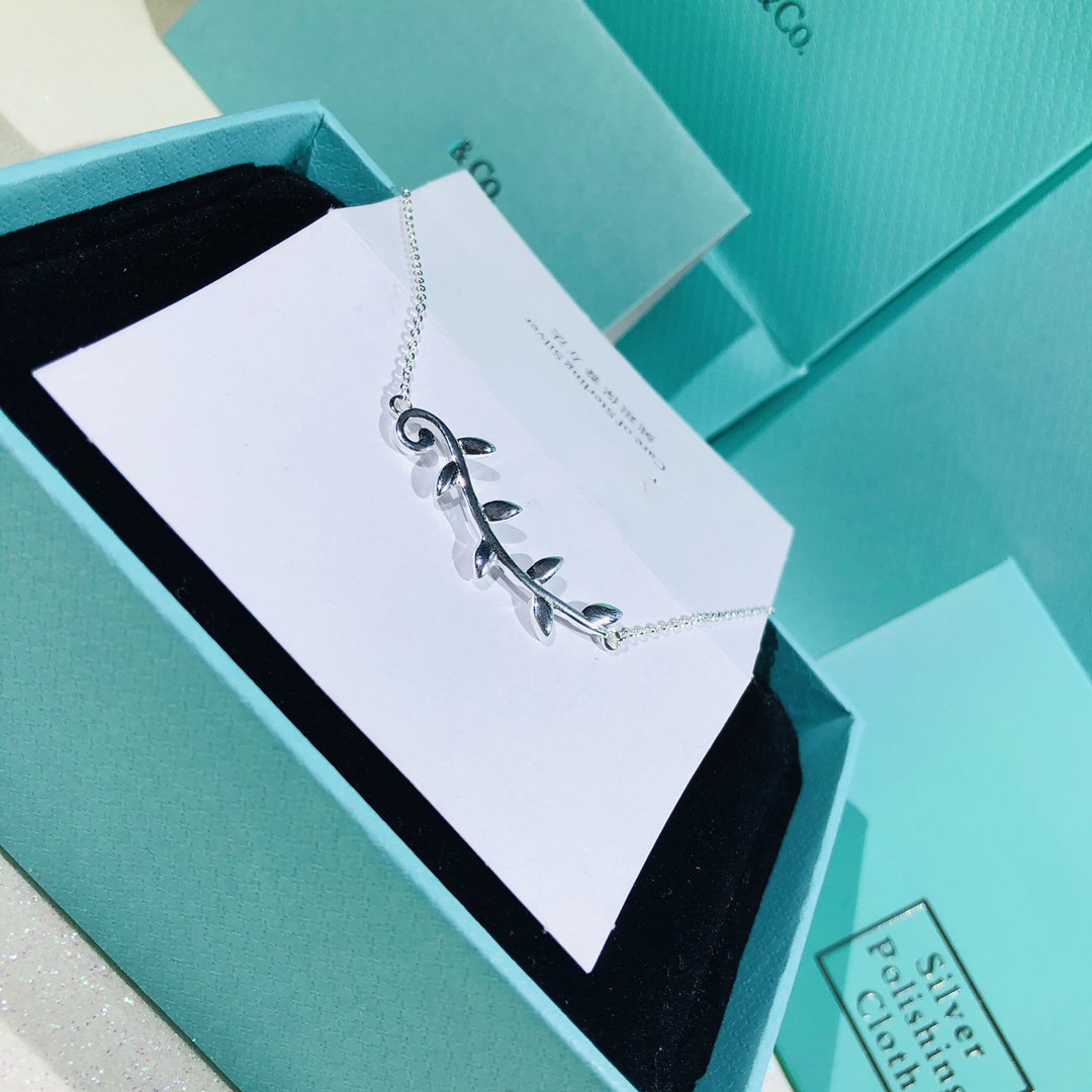 [Corinne]PALOMA PICASSO STERLING SILVER OLIVE BRANCH NECKLACE