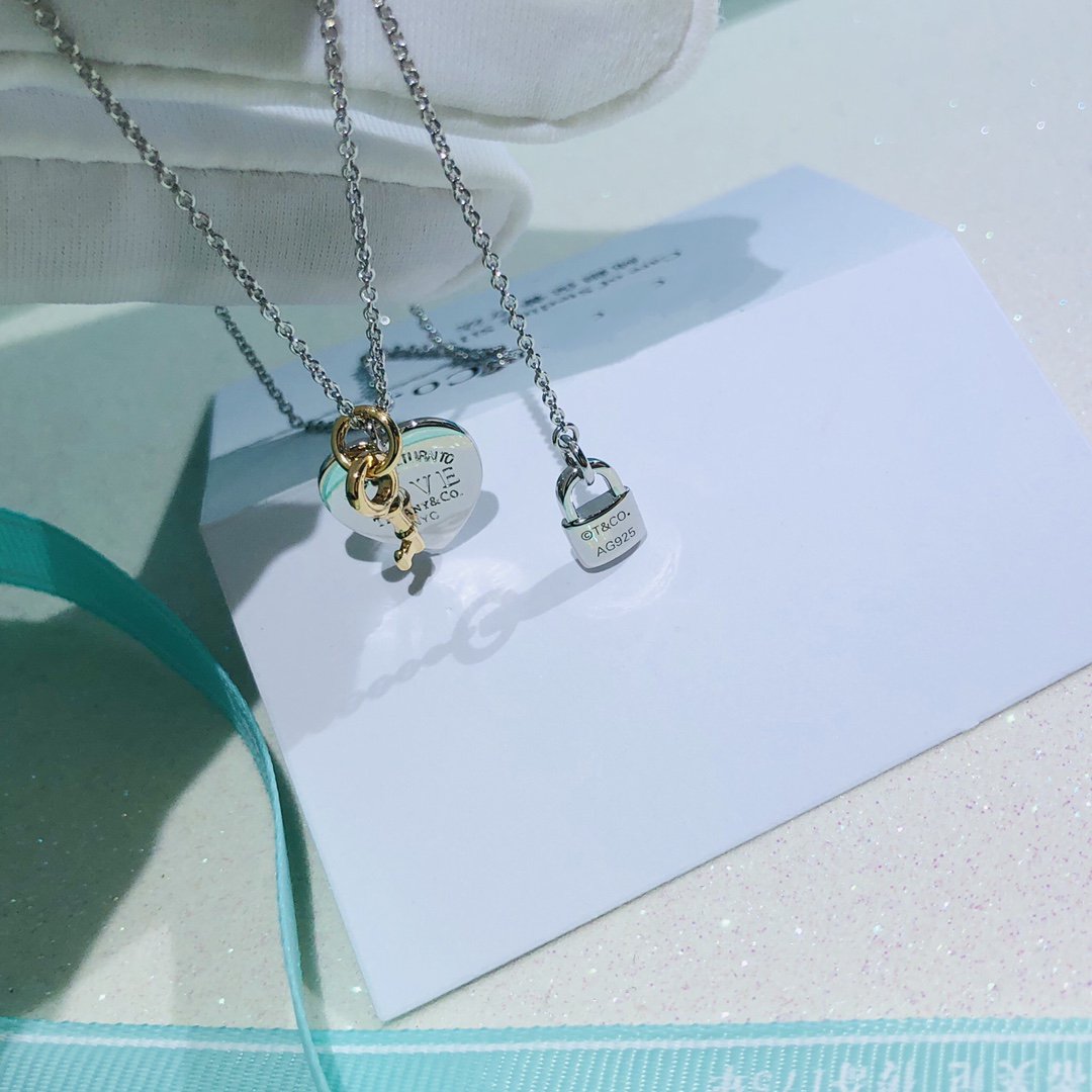 [Corinne]LOVE HEART TAG KEY NECKLACE