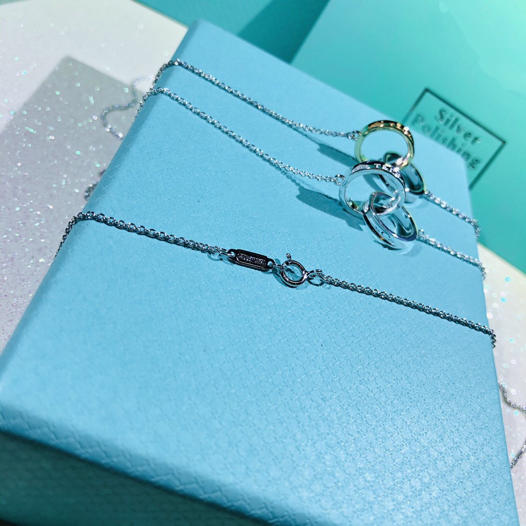 [Corinne]INTERLOCKING CIRCLES PENDANT SMALL NECKLACE