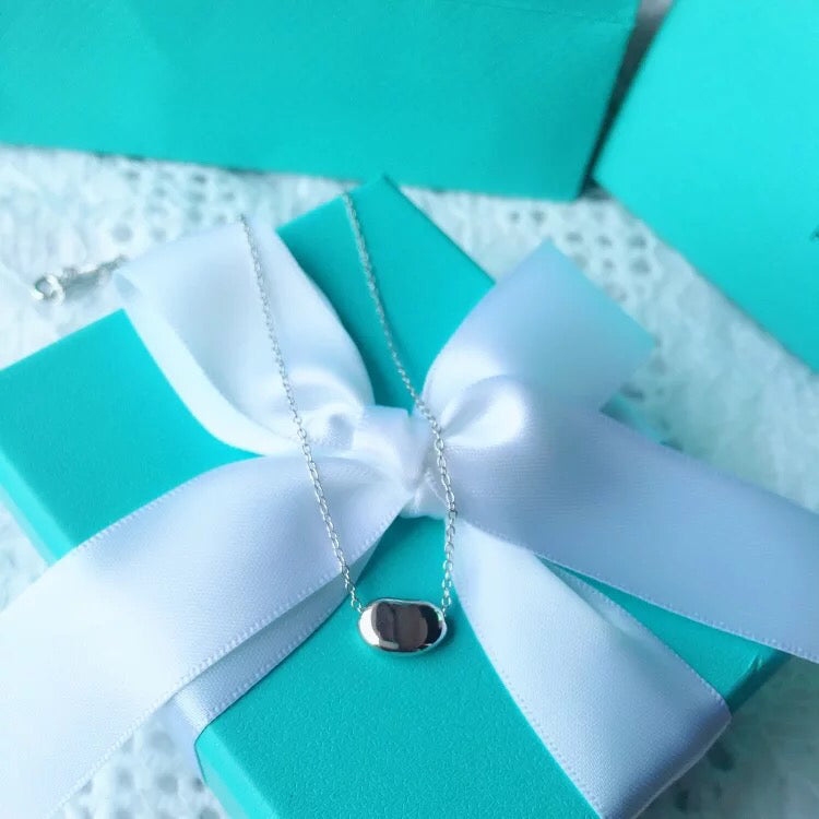 [Corinne]VINTAGE BEAN NECKLACE