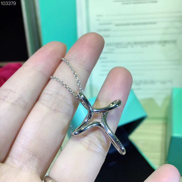[Corinne]CROSS NECKLACE STERLING SILVER MATERIAL
