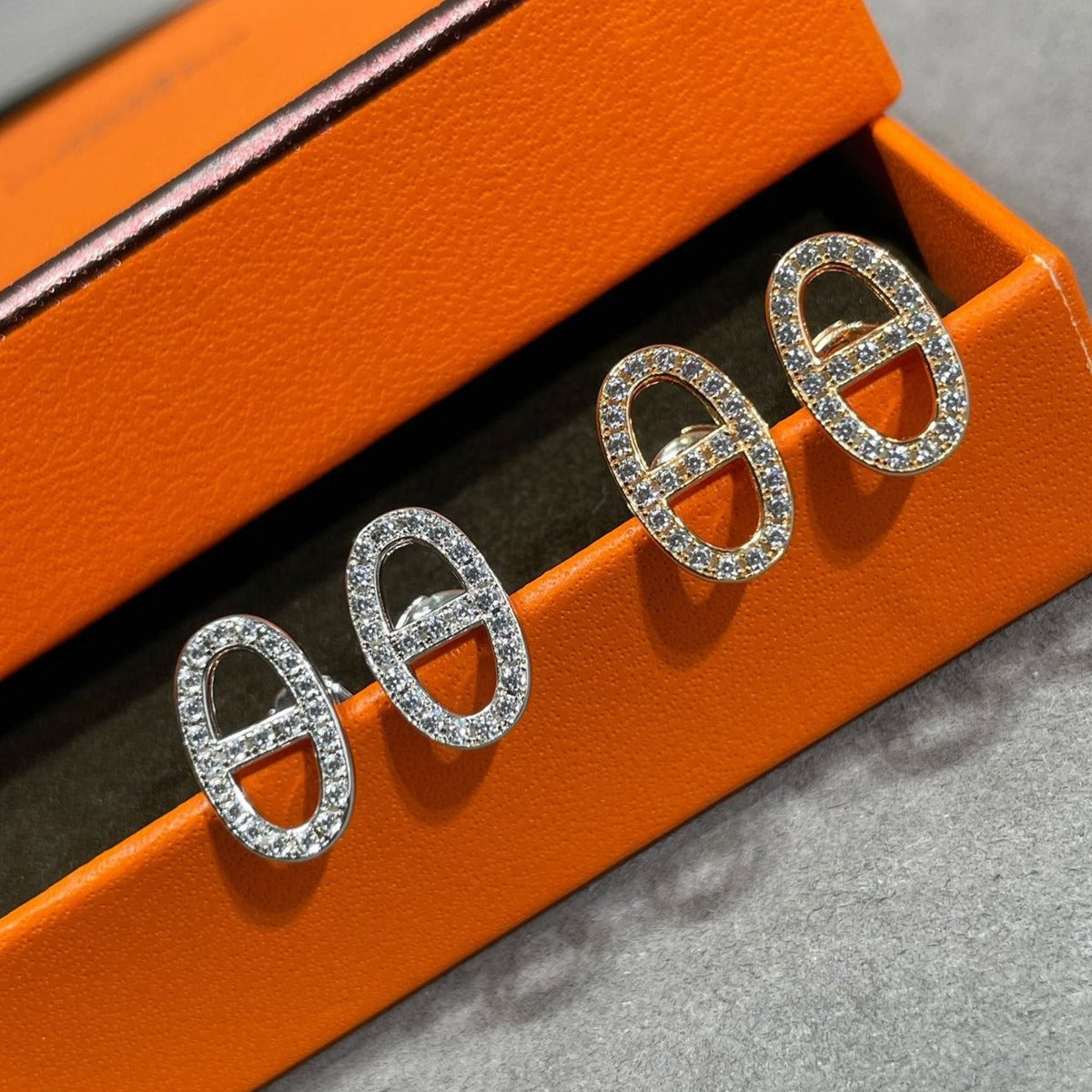 [⭐Corinne]HM FULL DIAMOND PIG NOSE STUD EARRINGS