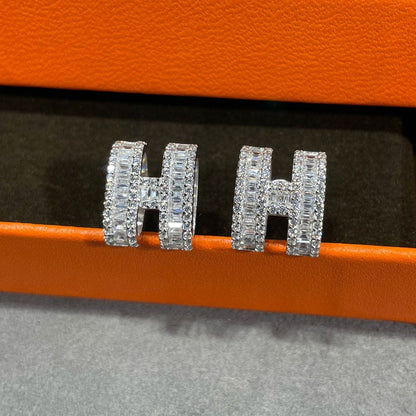 [⭐Corinne]H STUD EARRINGS WITH SILVER DIAMONDS
