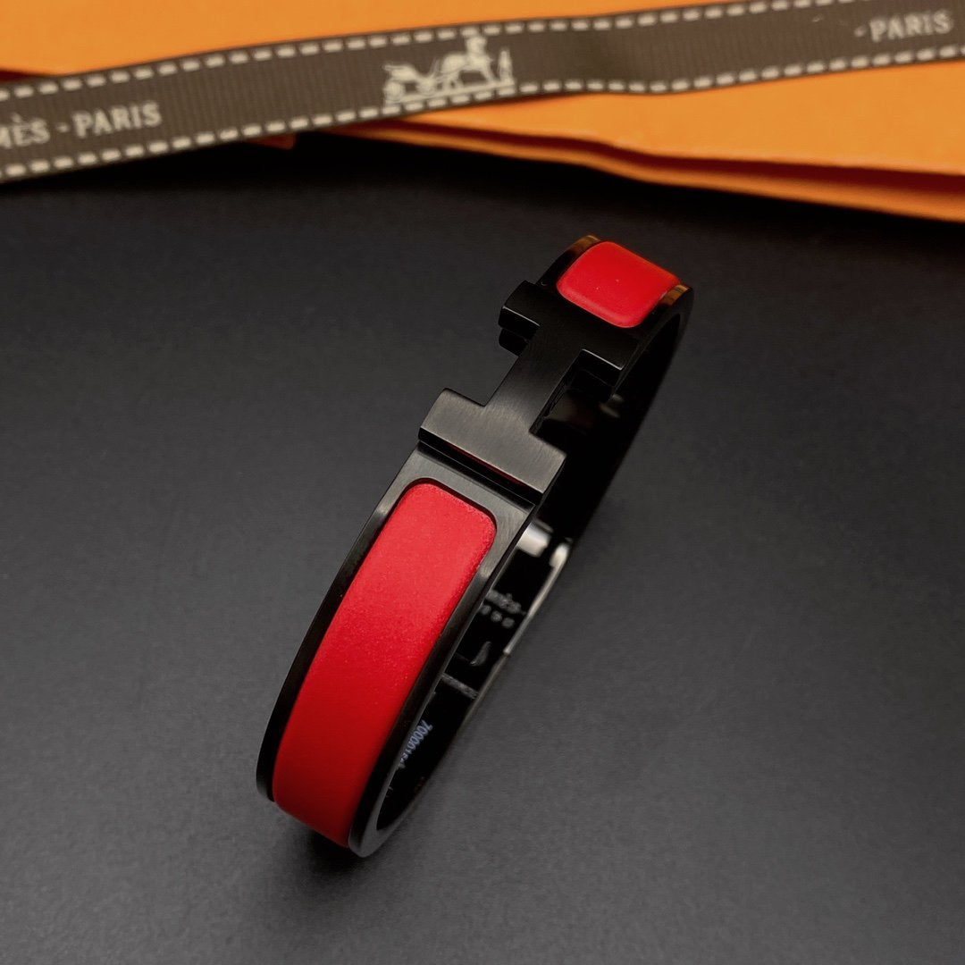 [⭐Corinne]CLIC HM SO BLACK RED BRACELET