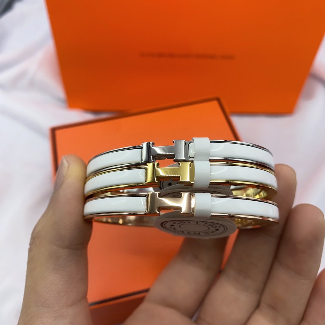[⭐Corinne]CLASSIC HM CLIC WHITE 8MM ENAMEL BRACELET