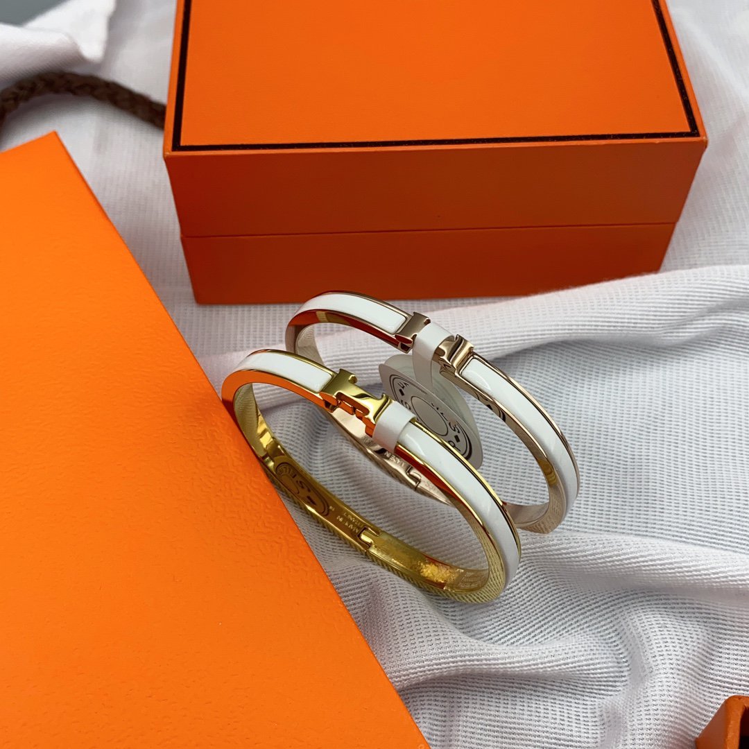 [⭐Corinne]CLASSIC HM CLIC WHITE 8MM ENAMEL BRACELET