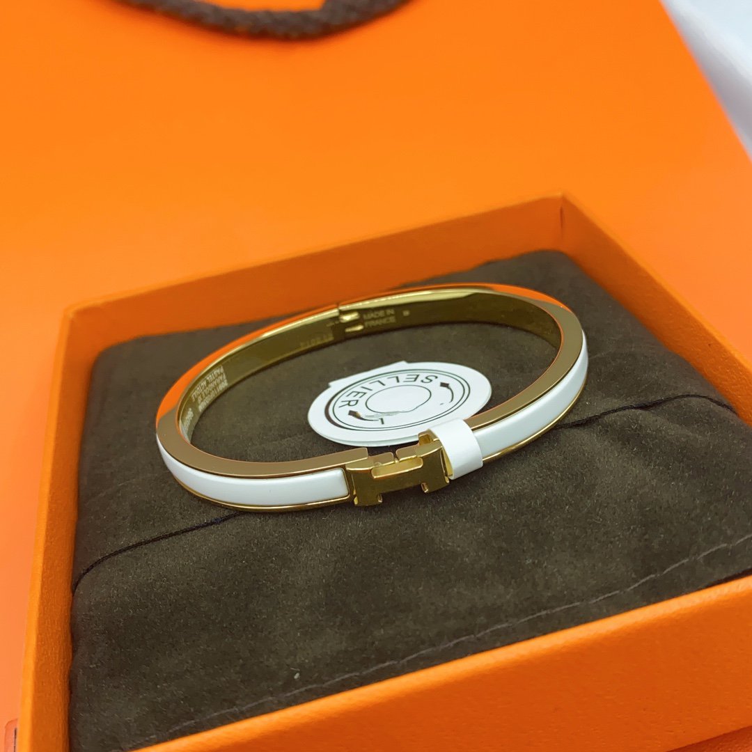 [⭐Corinne]CLASSIC HM CLIC WHITE 8MM ENAMEL BRACELET