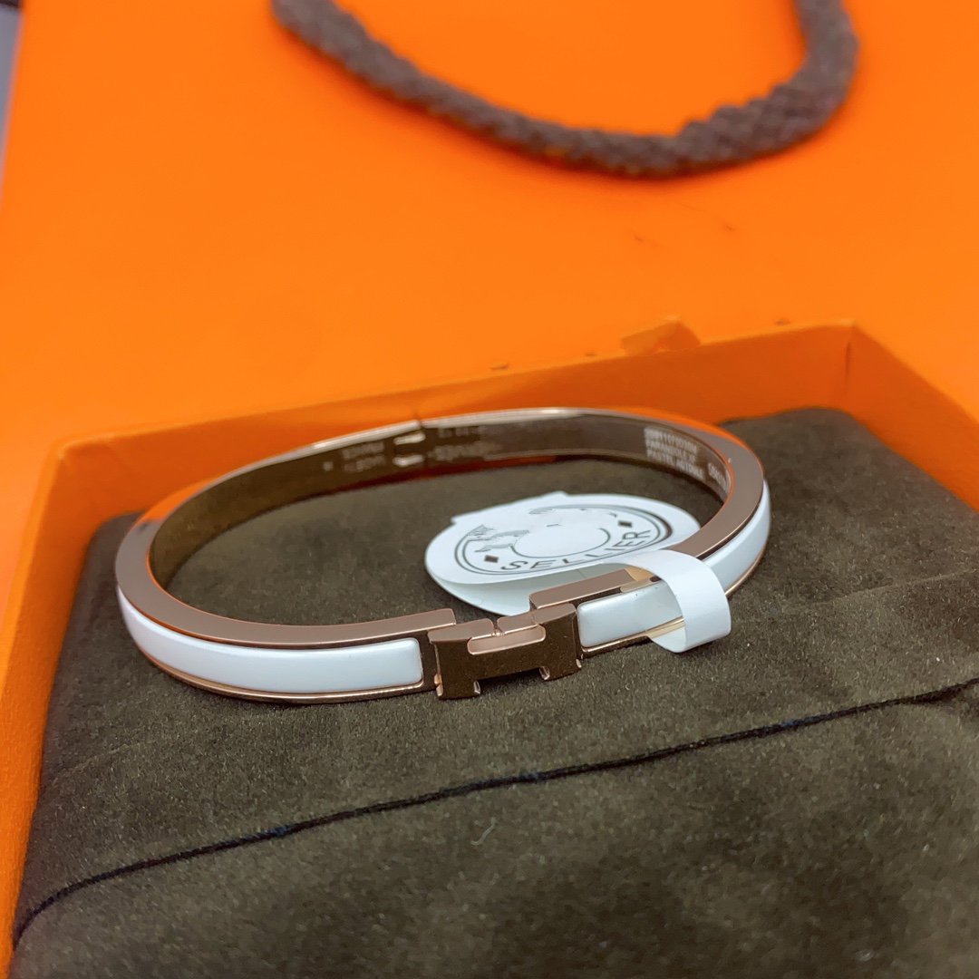 [⭐Corinne]CLASSIC HM CLIC WHITE 8MM ENAMEL BRACELET