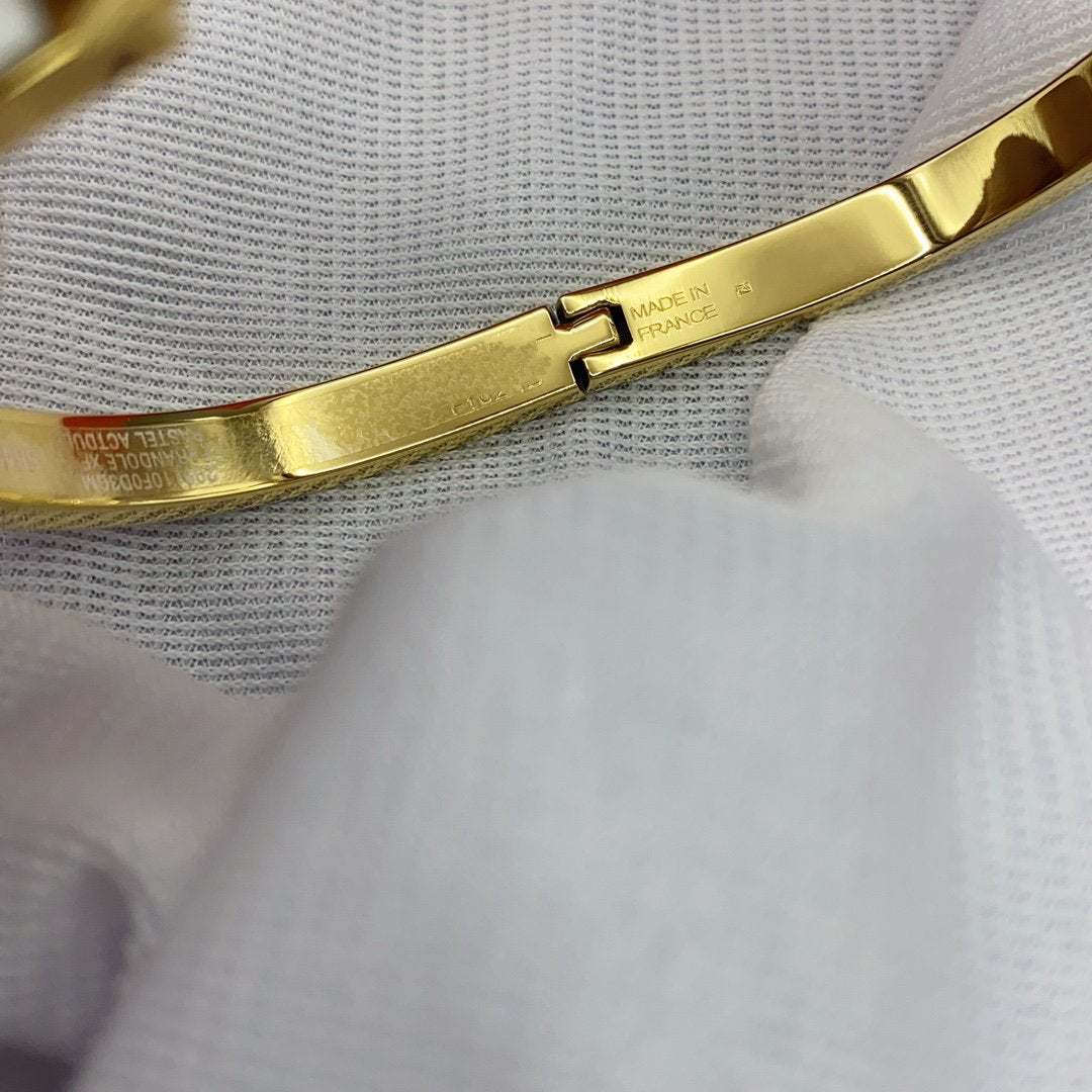 [⭐Corinne]CLASSIC HM CLIC WHITE 8MM ENAMEL BRACELET