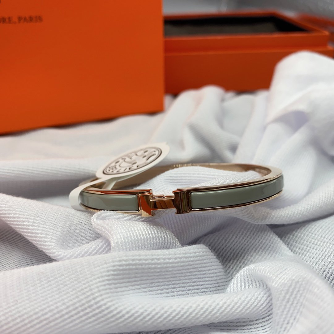 [⭐Corinne]CLASSIC HM CLIC GREEN 8MM ENAMEL BRACELET