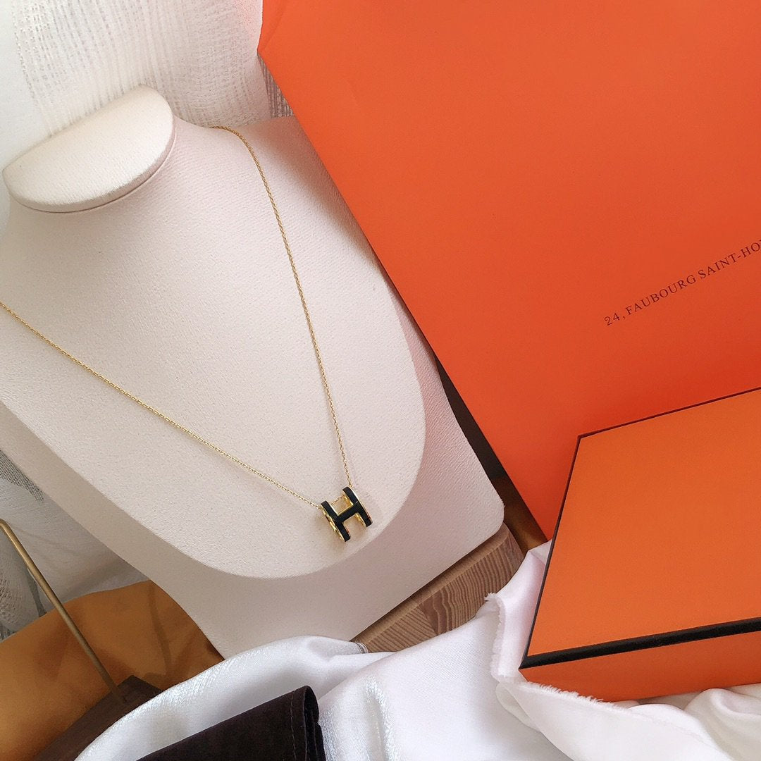 [⭐Corinne]HM CLIC BLACK ENAMEL GOLD NECKLACE