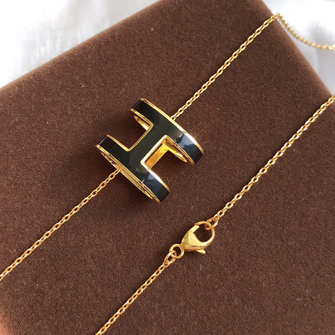 [⭐Corinne]HM CLIC BLACK ENAMEL GOLD NECKLACE